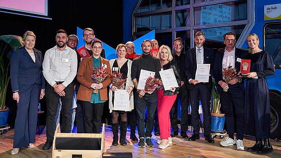 Group picture with winners of the Berlin Brandenburg Innovation Award 2024, Brain City Berlin 