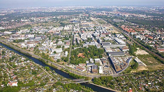Der Wissenschafts- und Technologiepark Adlershof aus der Vogelperspektive, Brain City Berlin