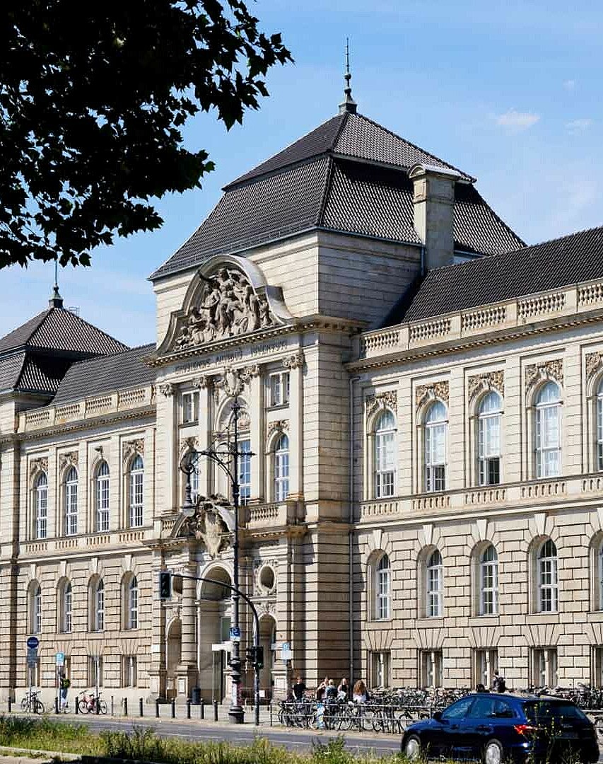 Das UdK-Gebäude in der Hardenbergstraße, Brain City Berlin 