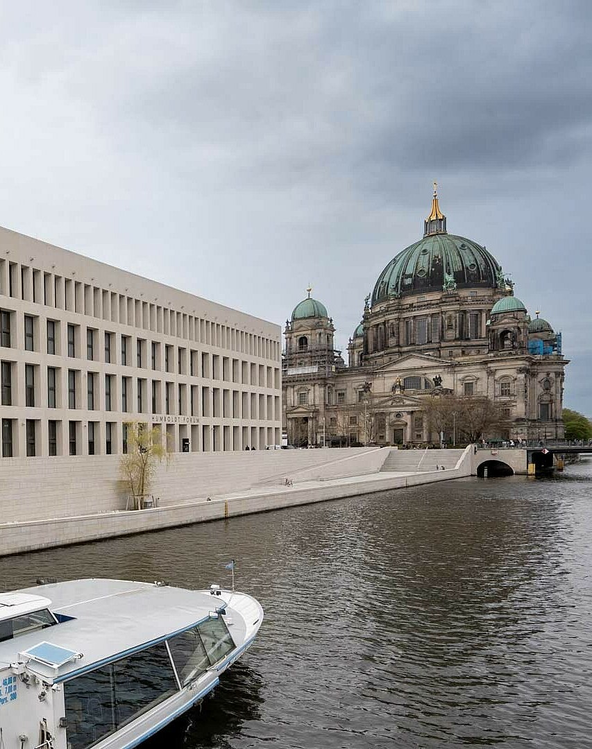 Humboldt Forum und Berliner Dom von der Spree aus betrachtet, Brain City Berlin