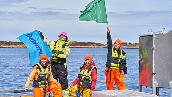 [Translate to en:] Das Team von Bettaf!ish auf einem Algenfischkutter in Norwegen, Brain Ciyt Berlin