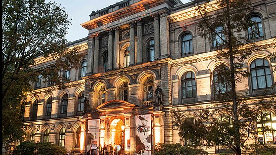 The portal of the Museum of Natural History Berlin at dusk, Brain City Berlin