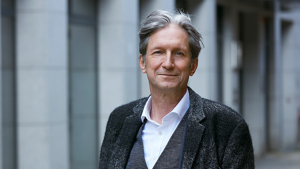  Dr. Carsten Hucho, Paul-Drude-Institut für Festkörperelektronik